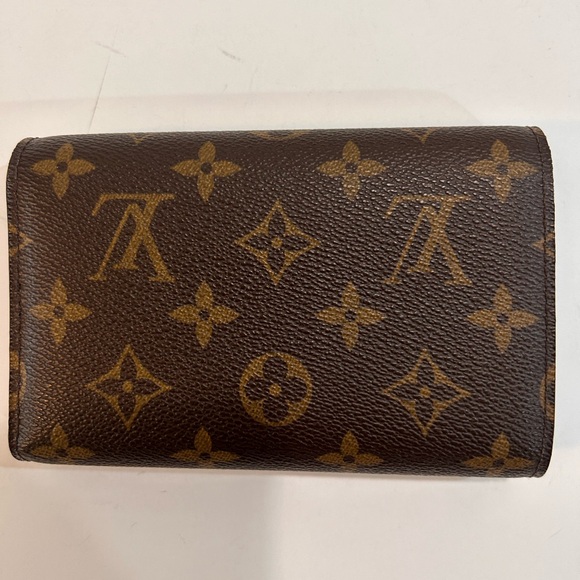 Louis Vuitton Alexandra Monogram Wallet - Picture 3 of 13